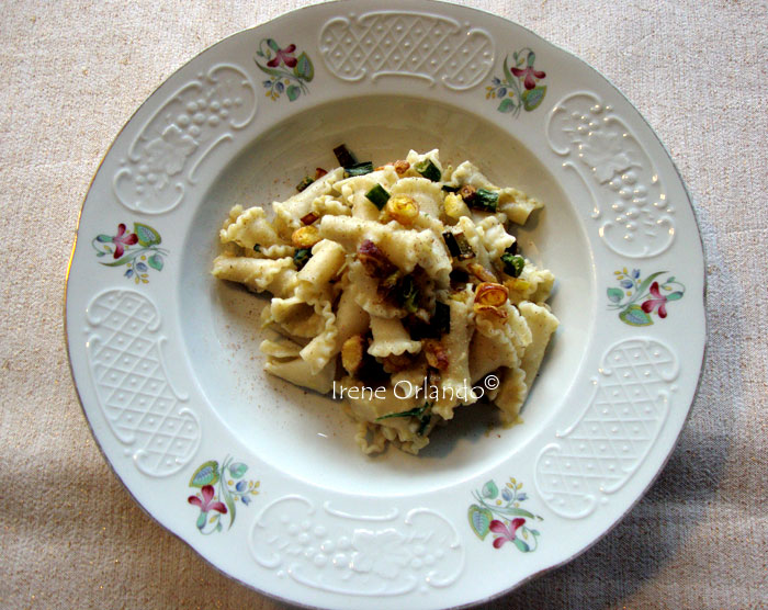 pasta-crema-carciofi-cipollotto-fritto5