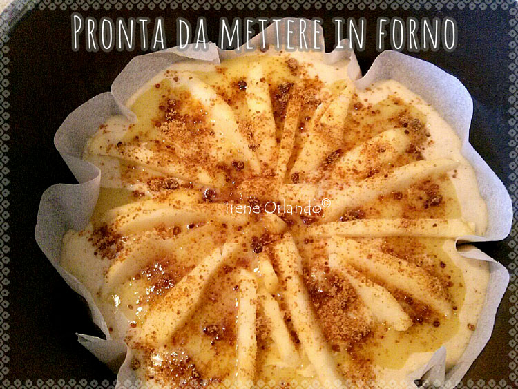 Ricetta della Torta di Mele soffice con Crema Gialla Vegan - Preparazione completata - Prima di essere infornata