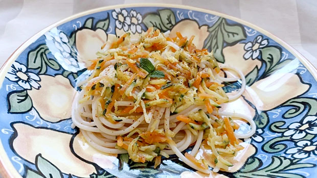 pasta-con-zucchine-e-carote-a-julienne-2