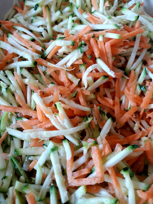 zucchine-e-carote-a-julienne---crude