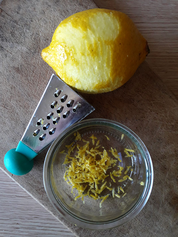 zucchine-e-carote-a-julienne---limone-grattugiato-2